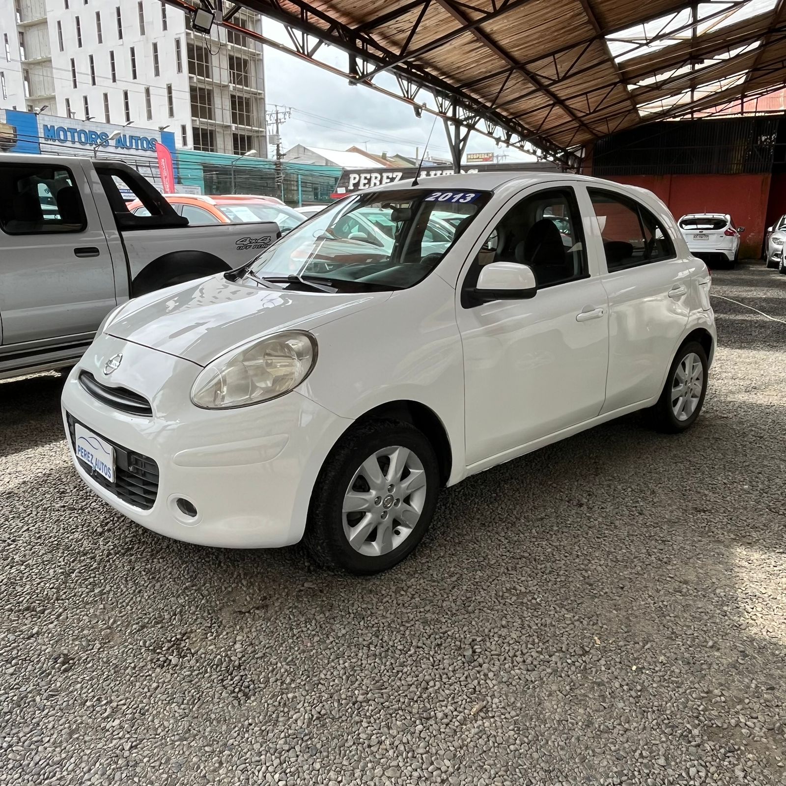 Nissan March — foto 2 de 6