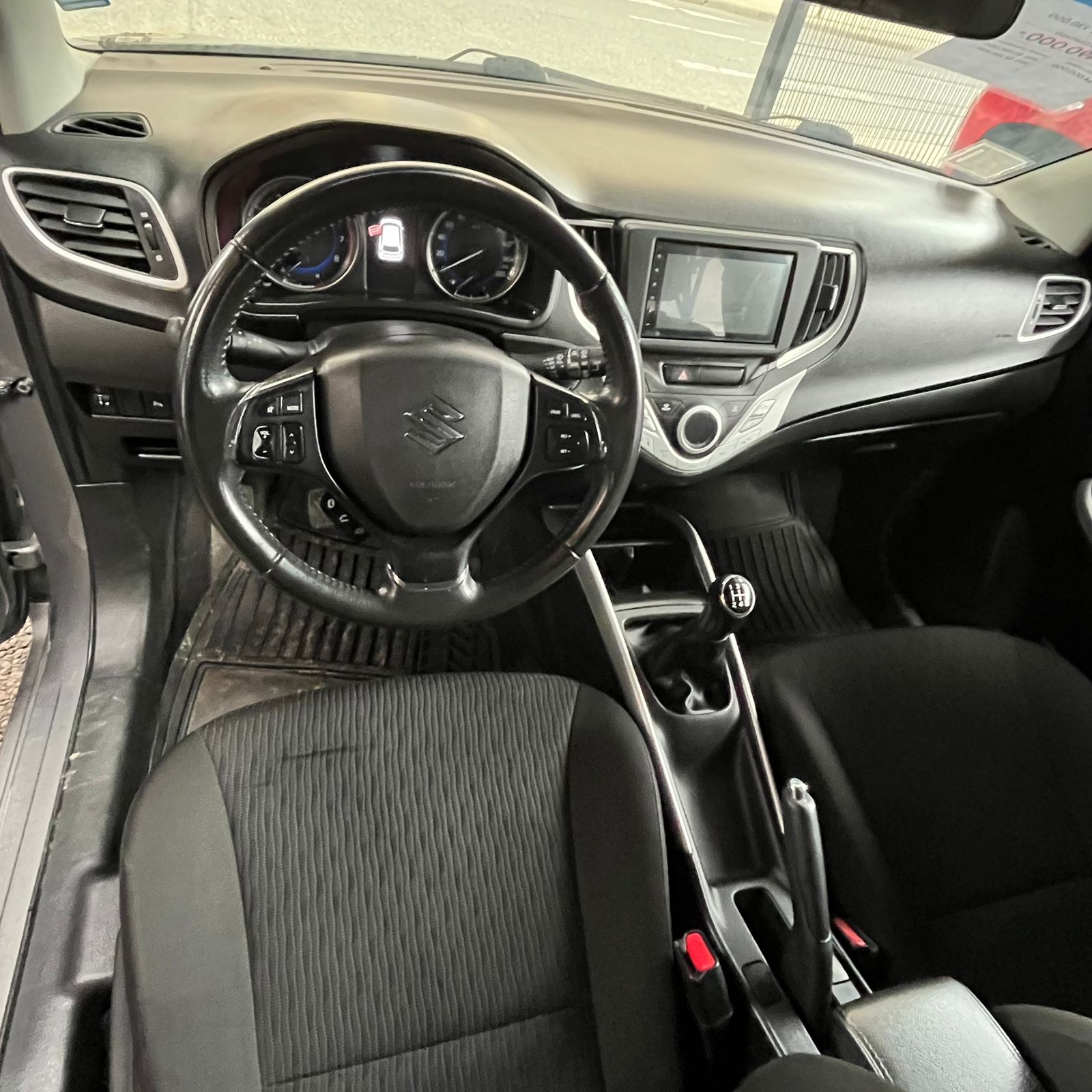 Suzuki Baleno — foto 7 de 7