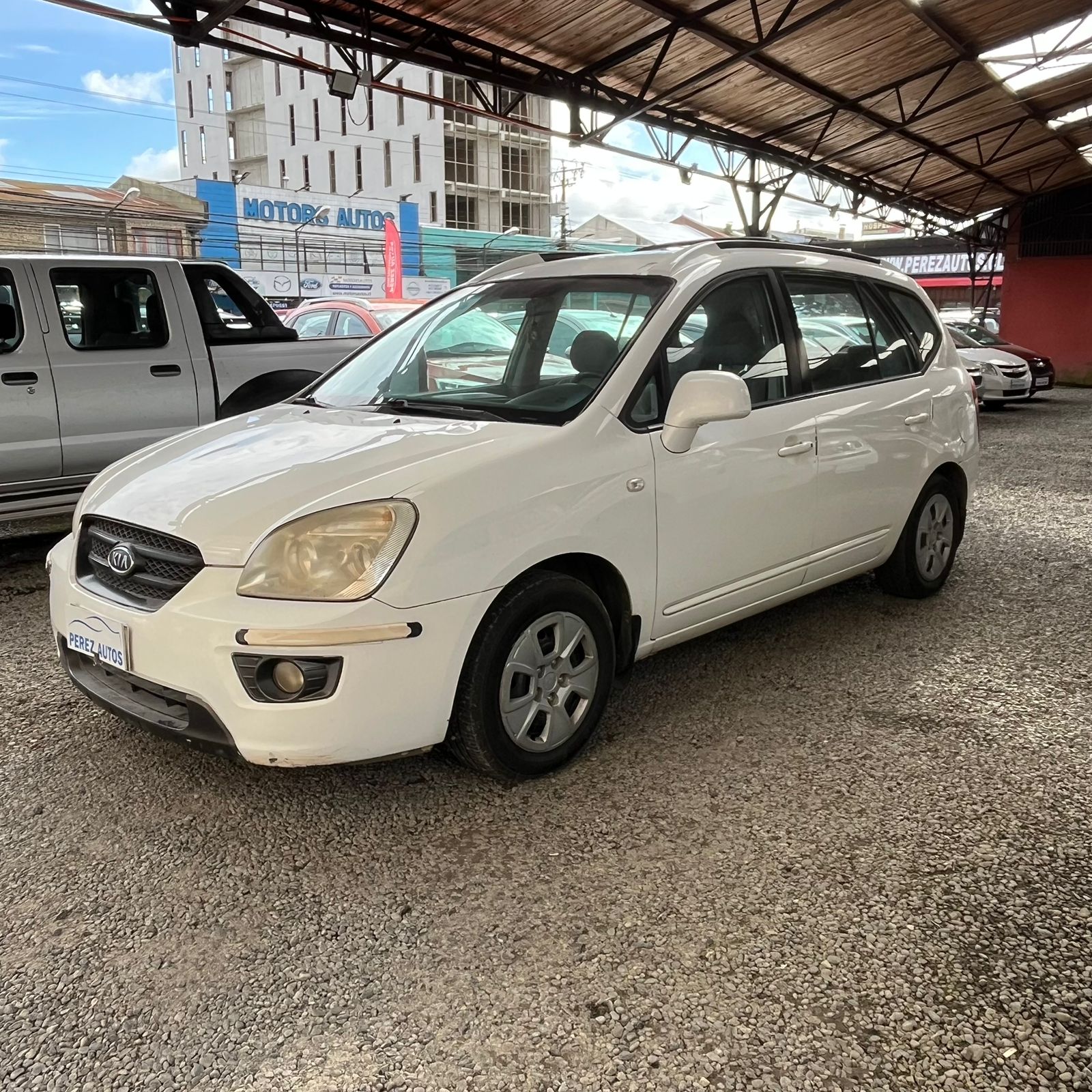 KIA Carens Lx — foto 2 de 6