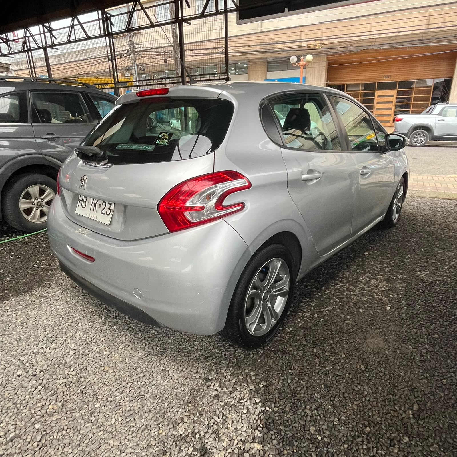 Peugeot 208 — foto 4 de 6