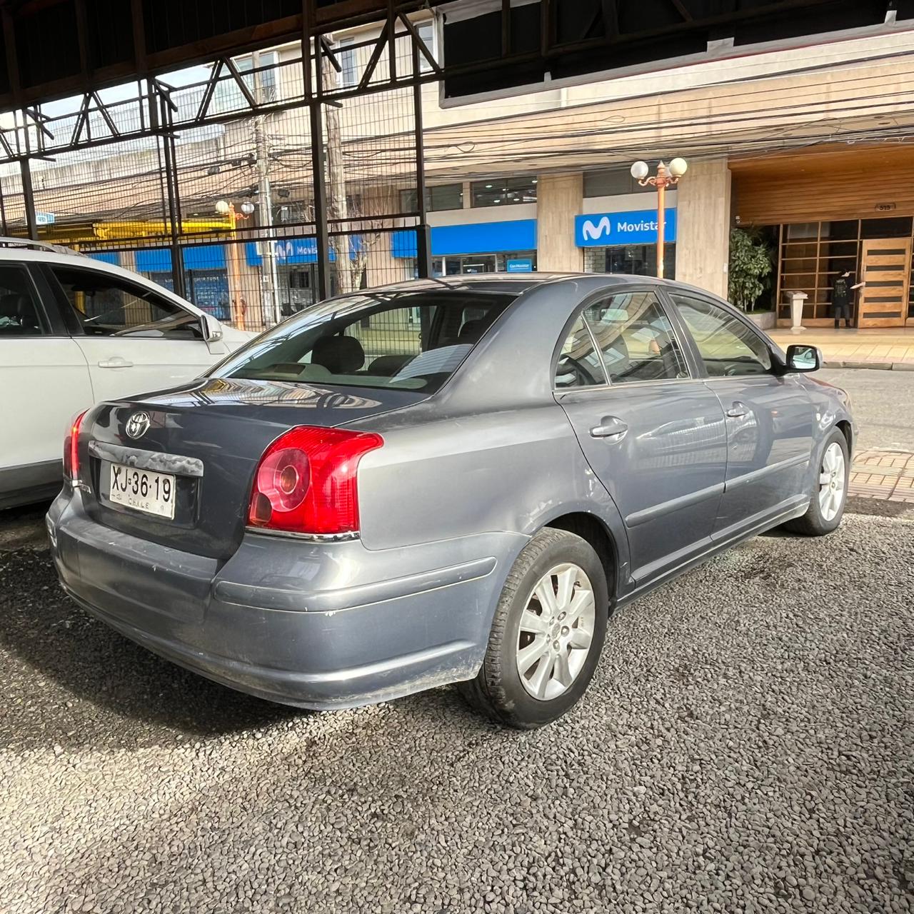 Toyota Avensis — foto 4 de 6