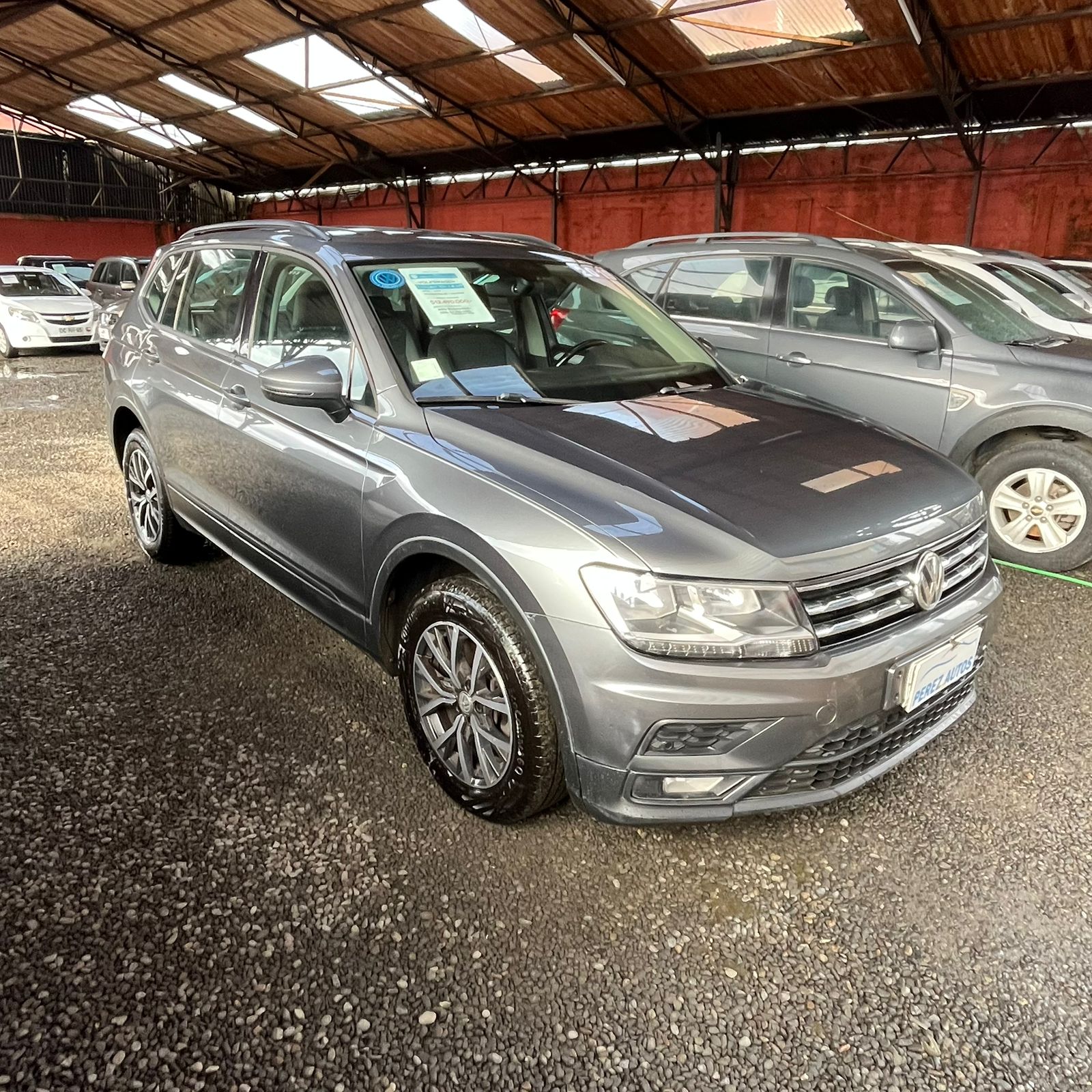 Volkswagen Tiguan — foto 3 de 8
