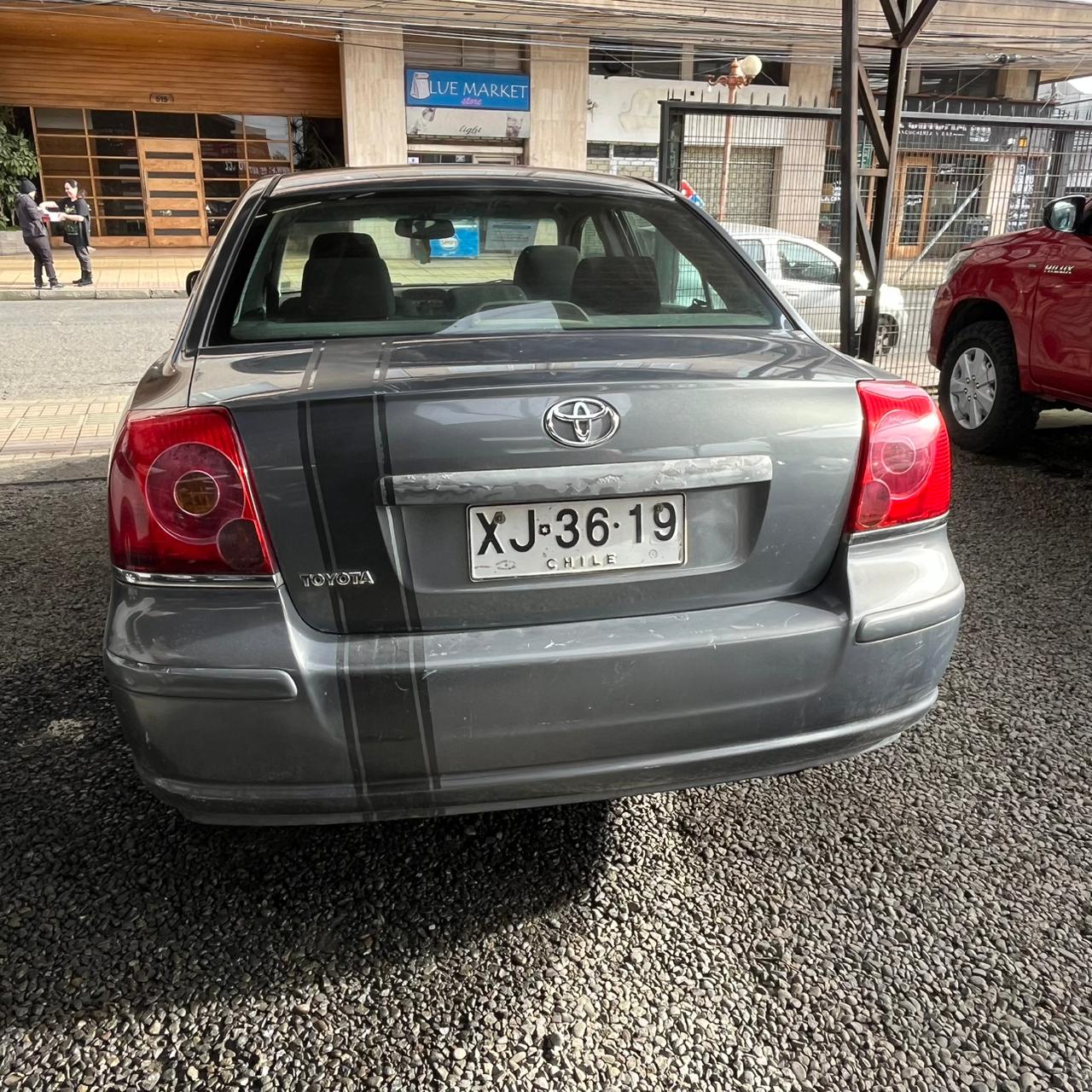 Toyota Avensis — foto 3 de 6