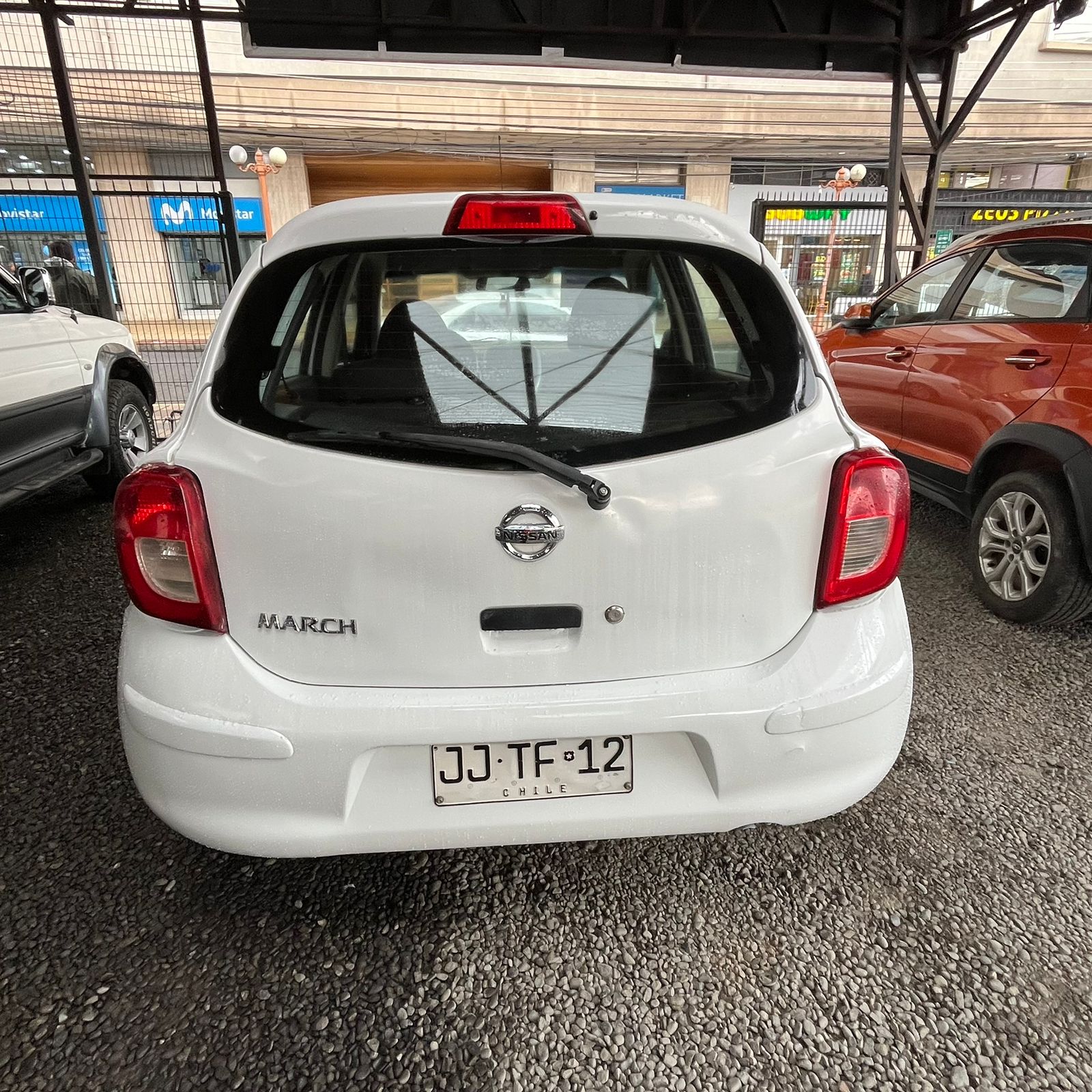 Nissan March — foto 5 de 6
