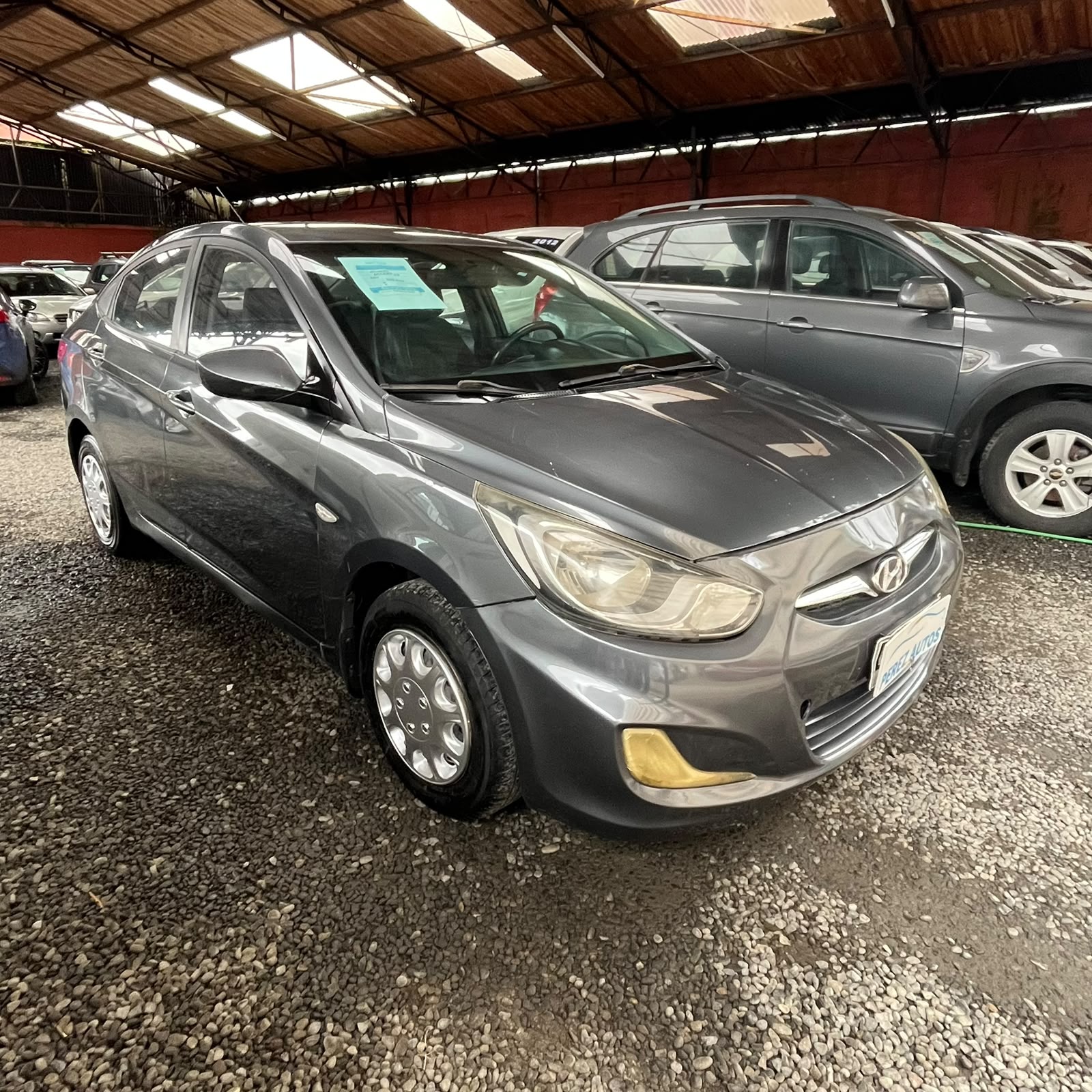 Hyundai Accent — foto 3 de 6