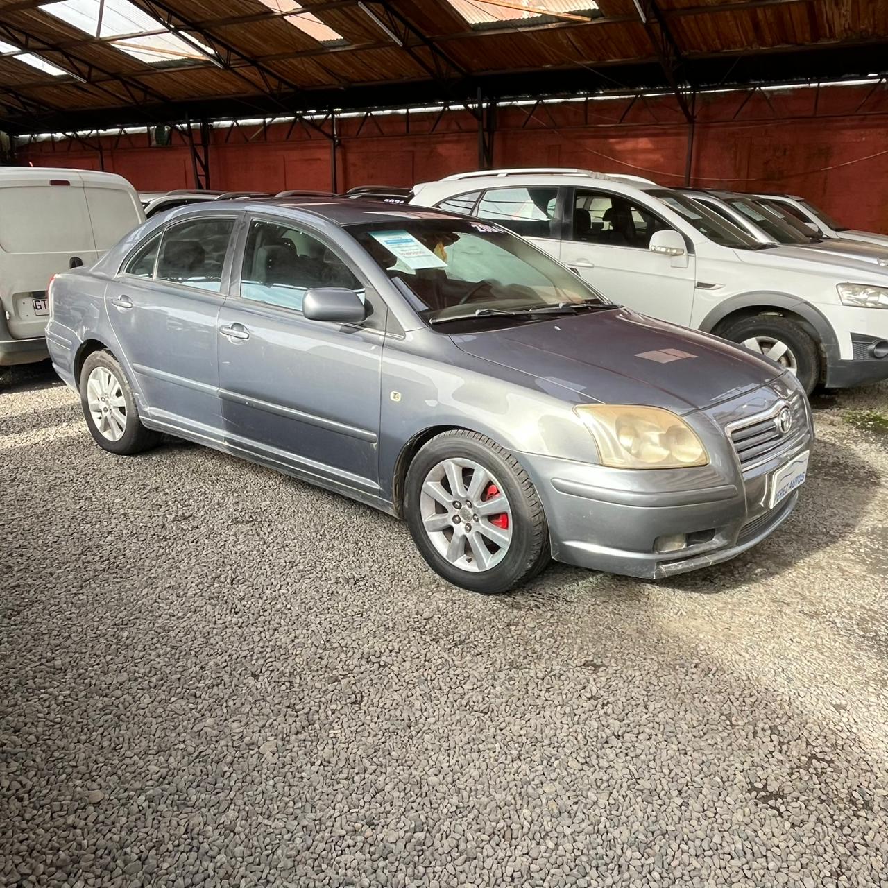 Toyota Avensis — foto 6 de 6