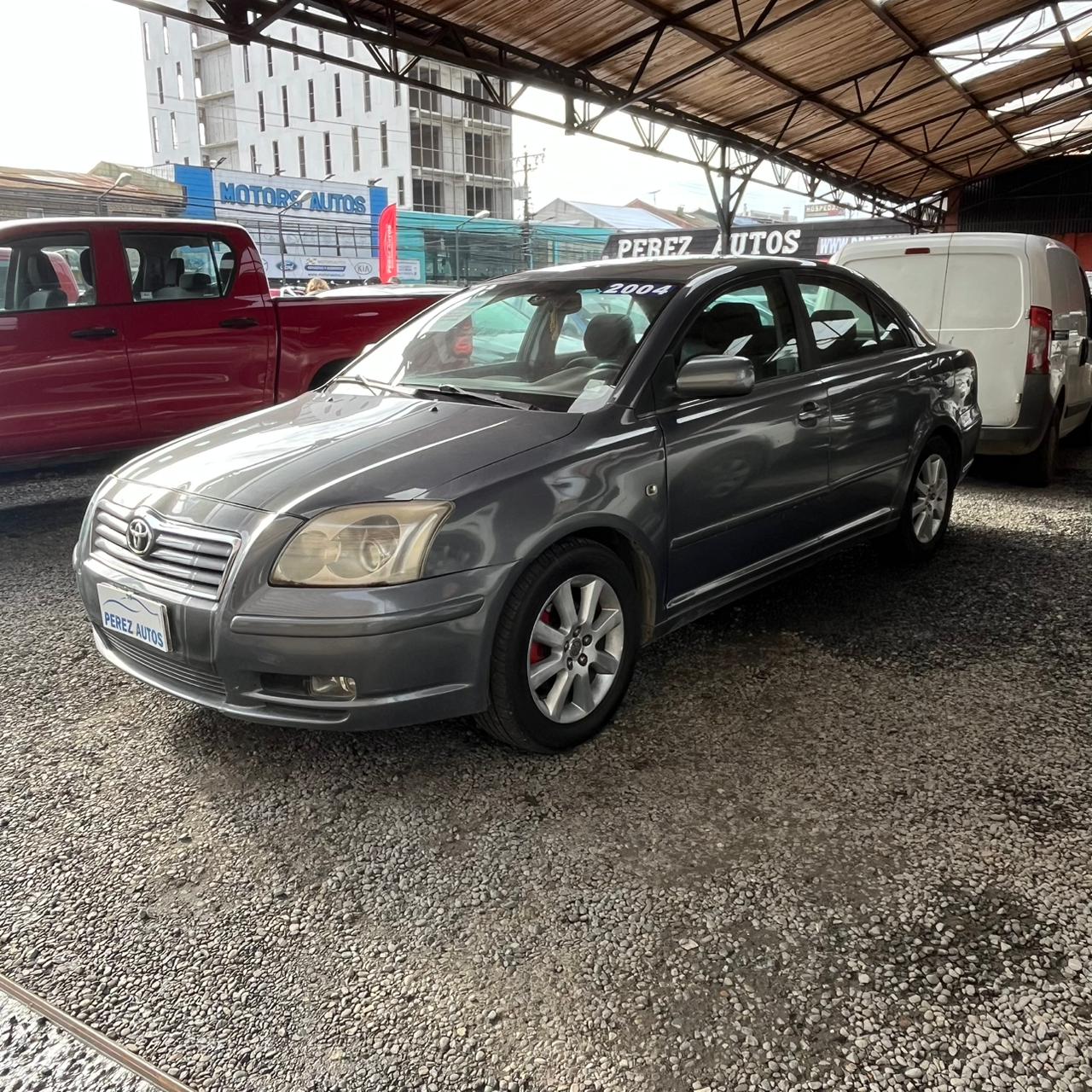 Toyota Avensis — foto 2 de 6