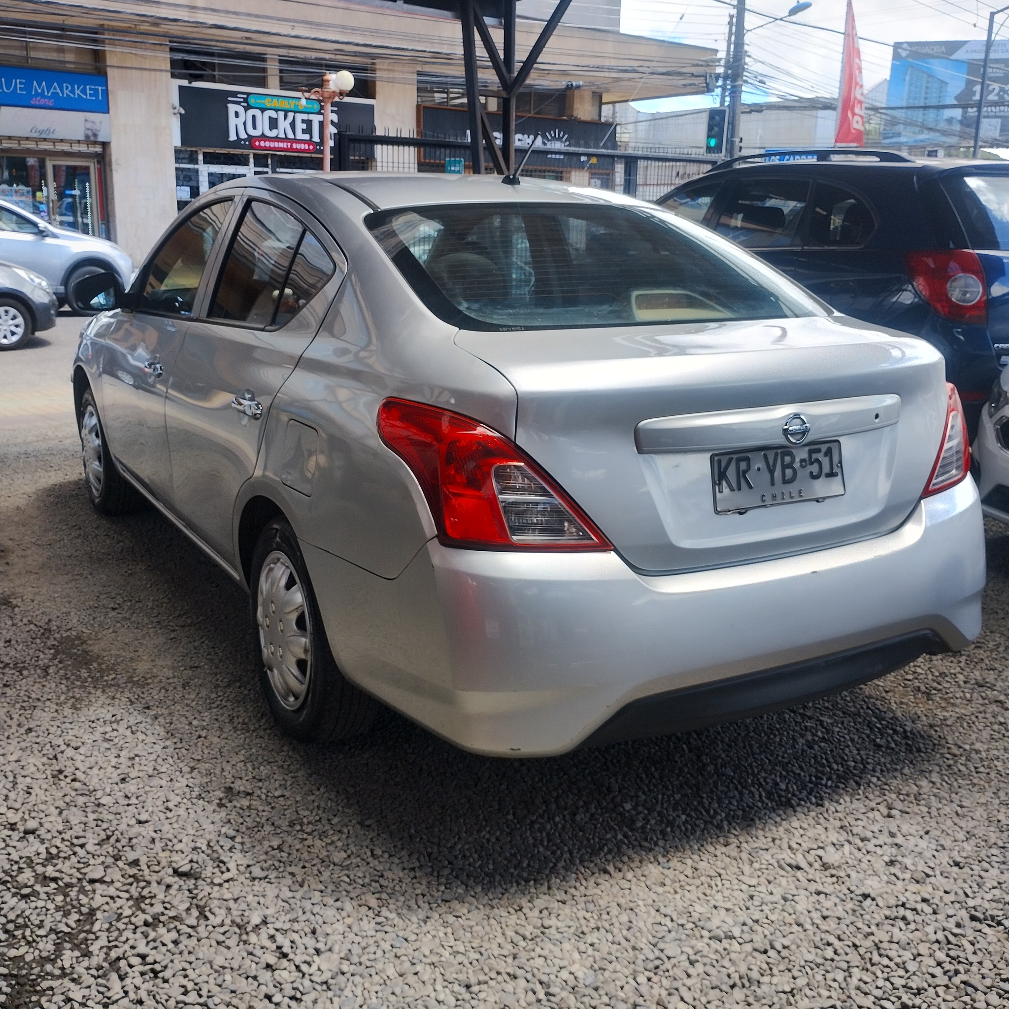 Nissan Versa — foto 4 de 6