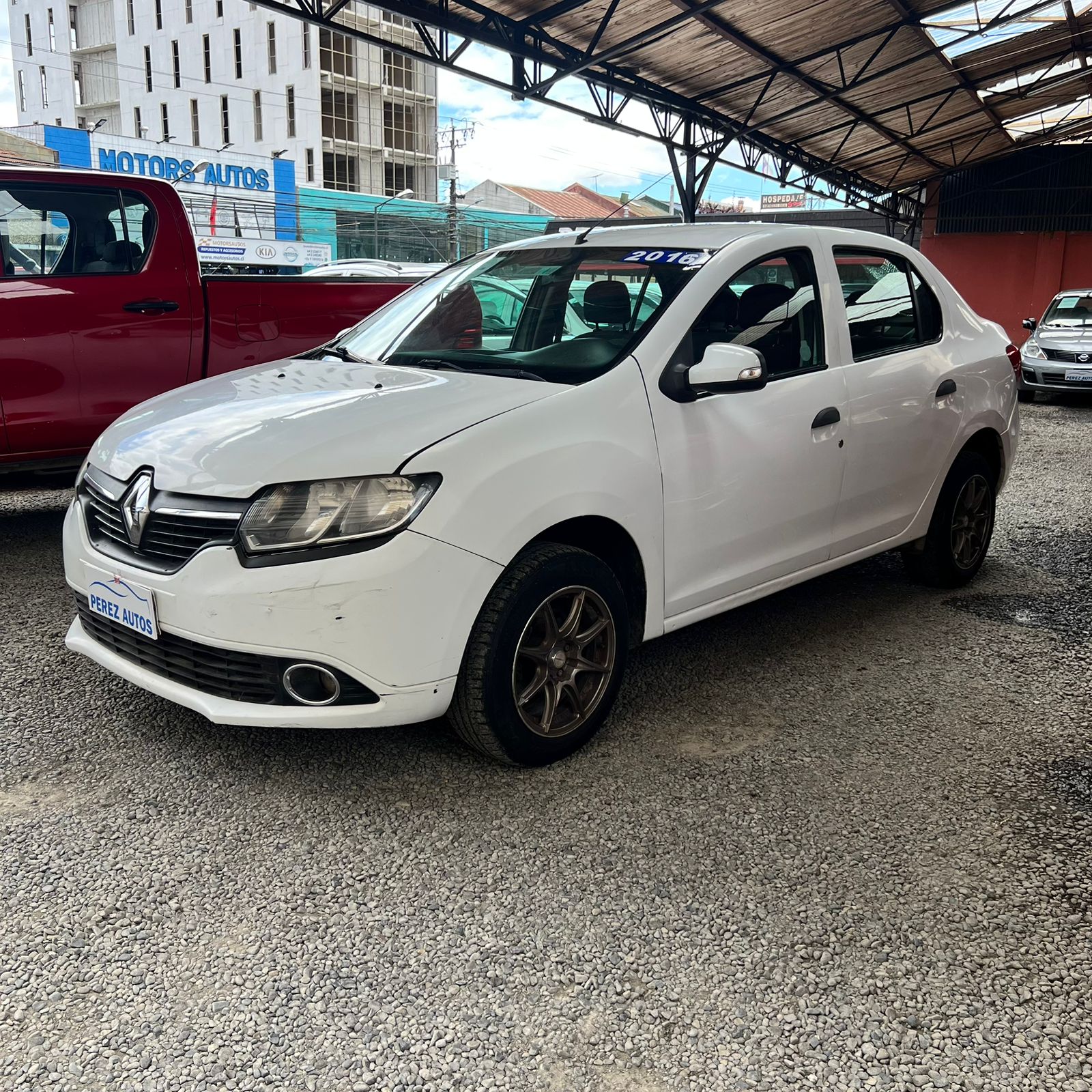 Renault Symbol — foto 2 de 6