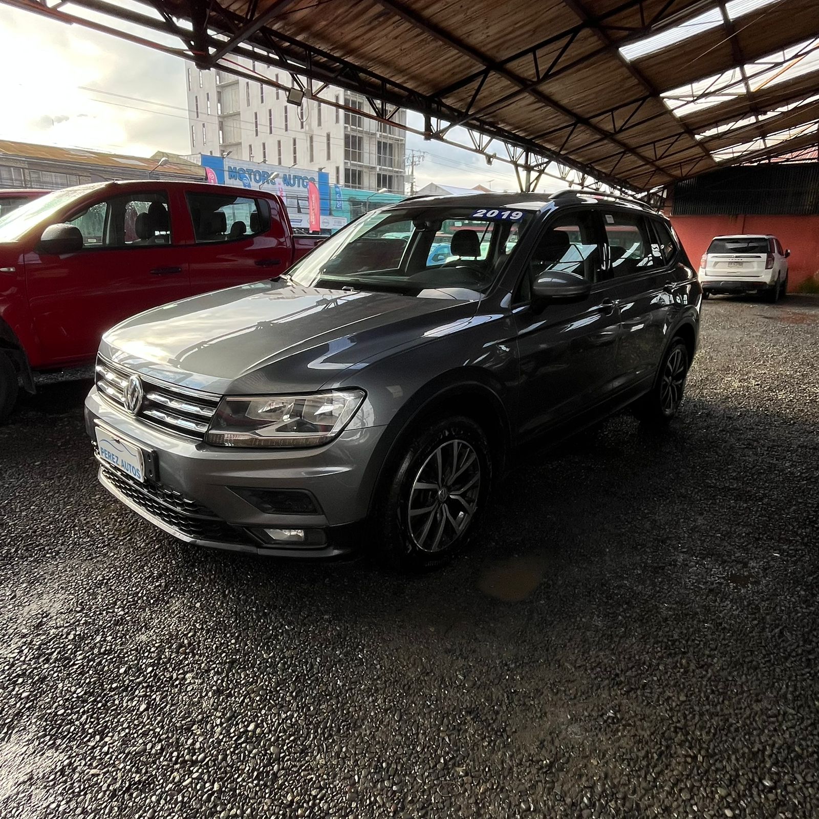 Volkswagen Tiguan — foto 2 de 8