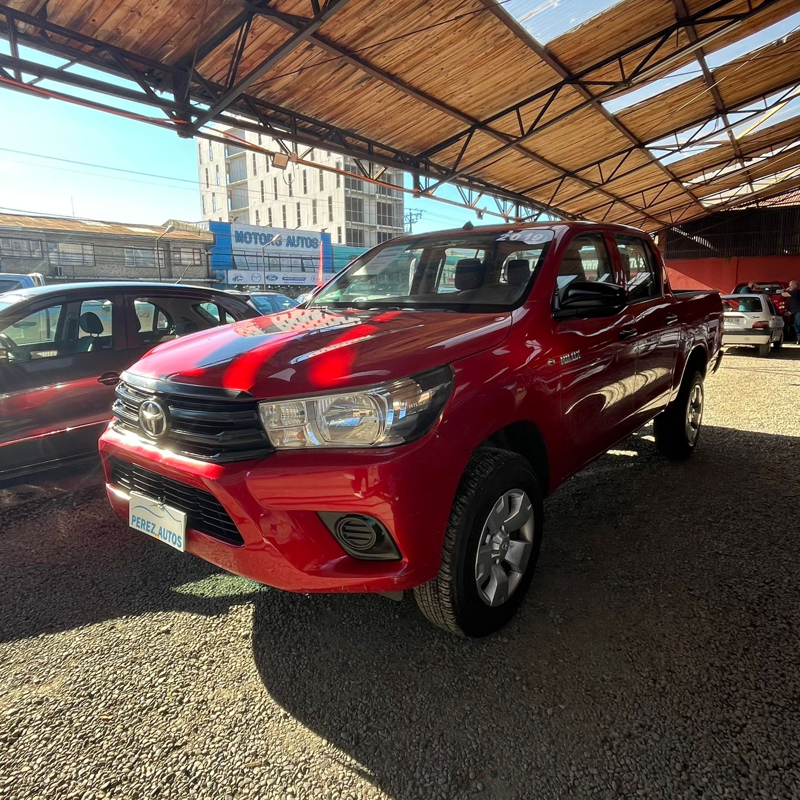 Toyota Hilux — foto 2 de 6