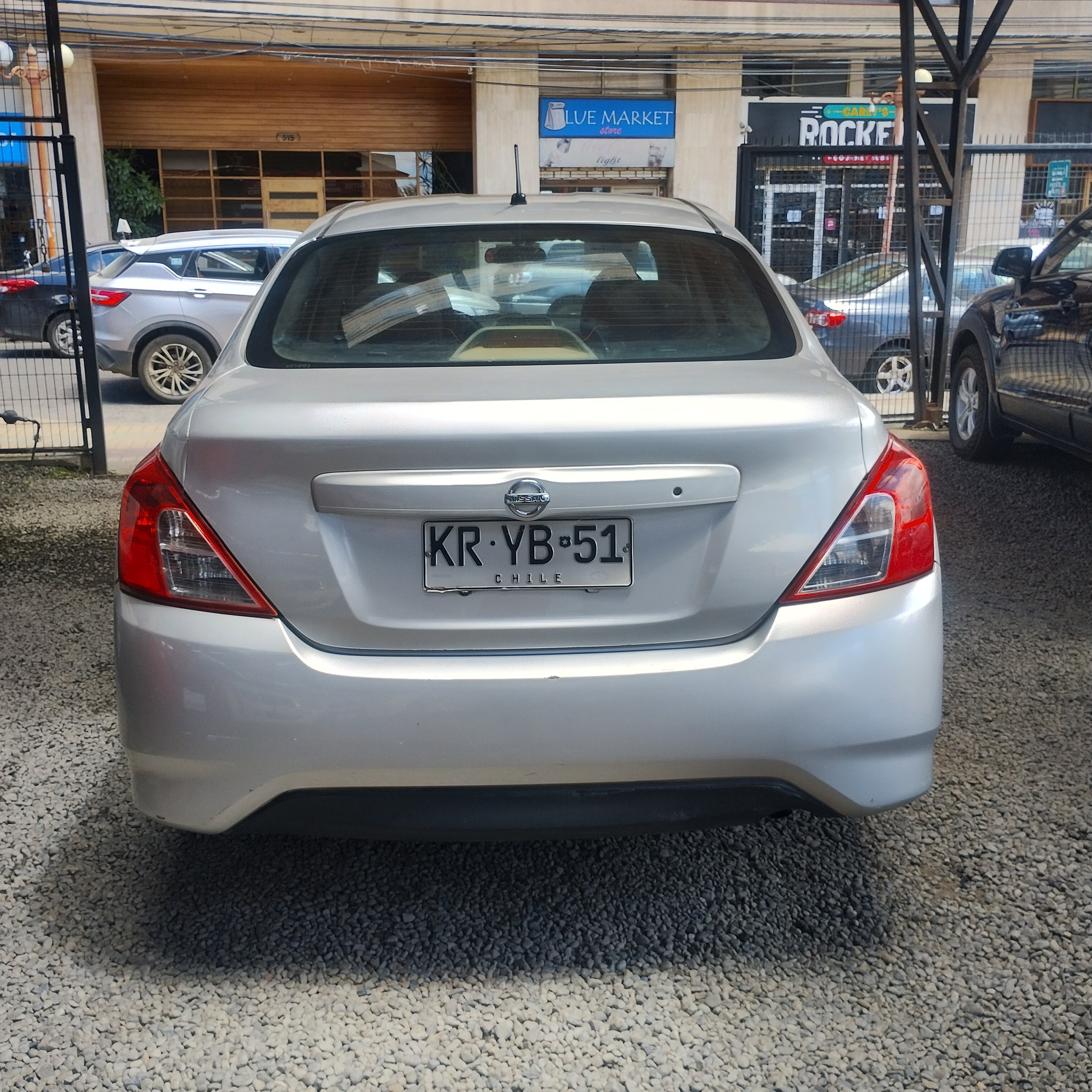 Nissan Versa — foto 5 de 6