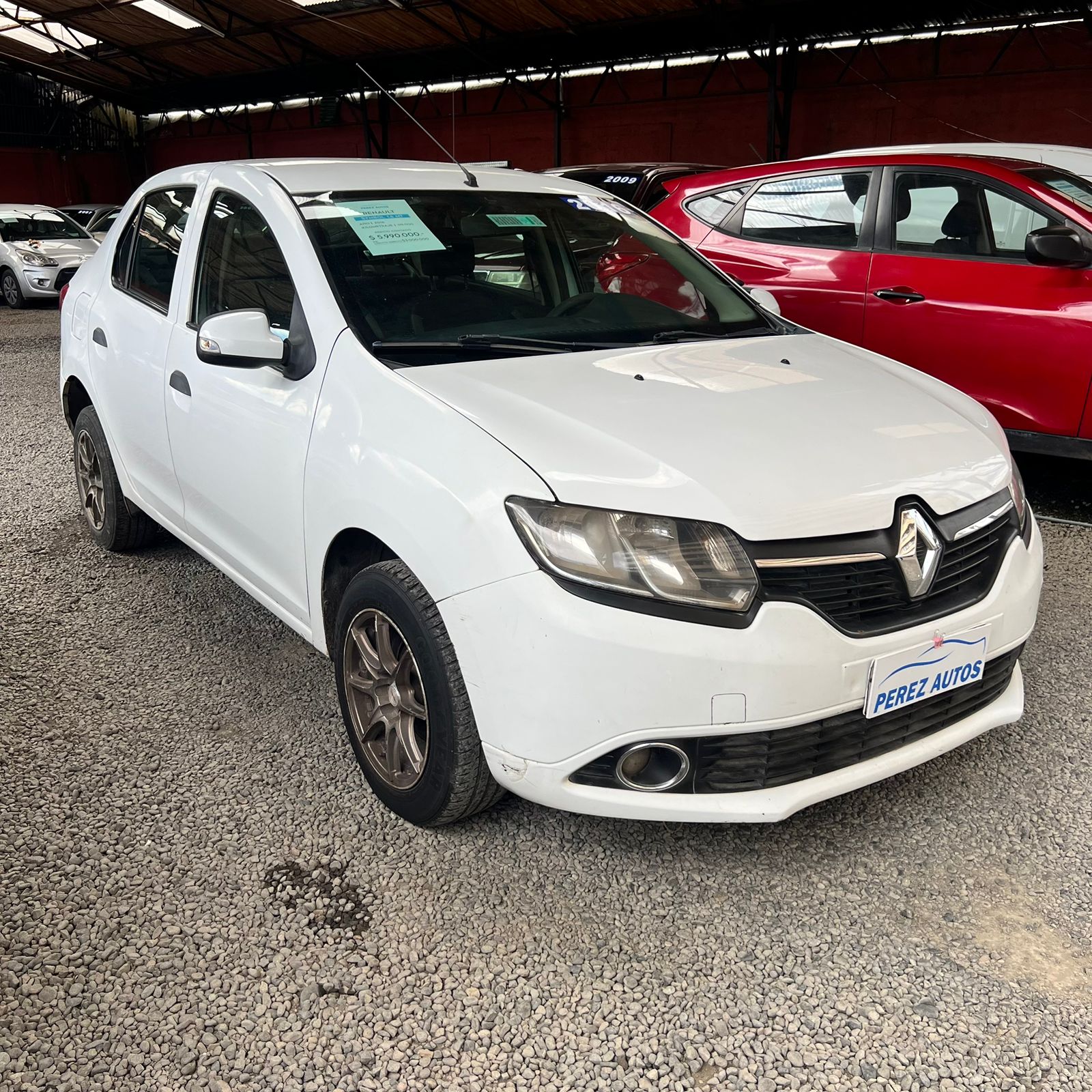 Renault Symbol — foto 3 de 6