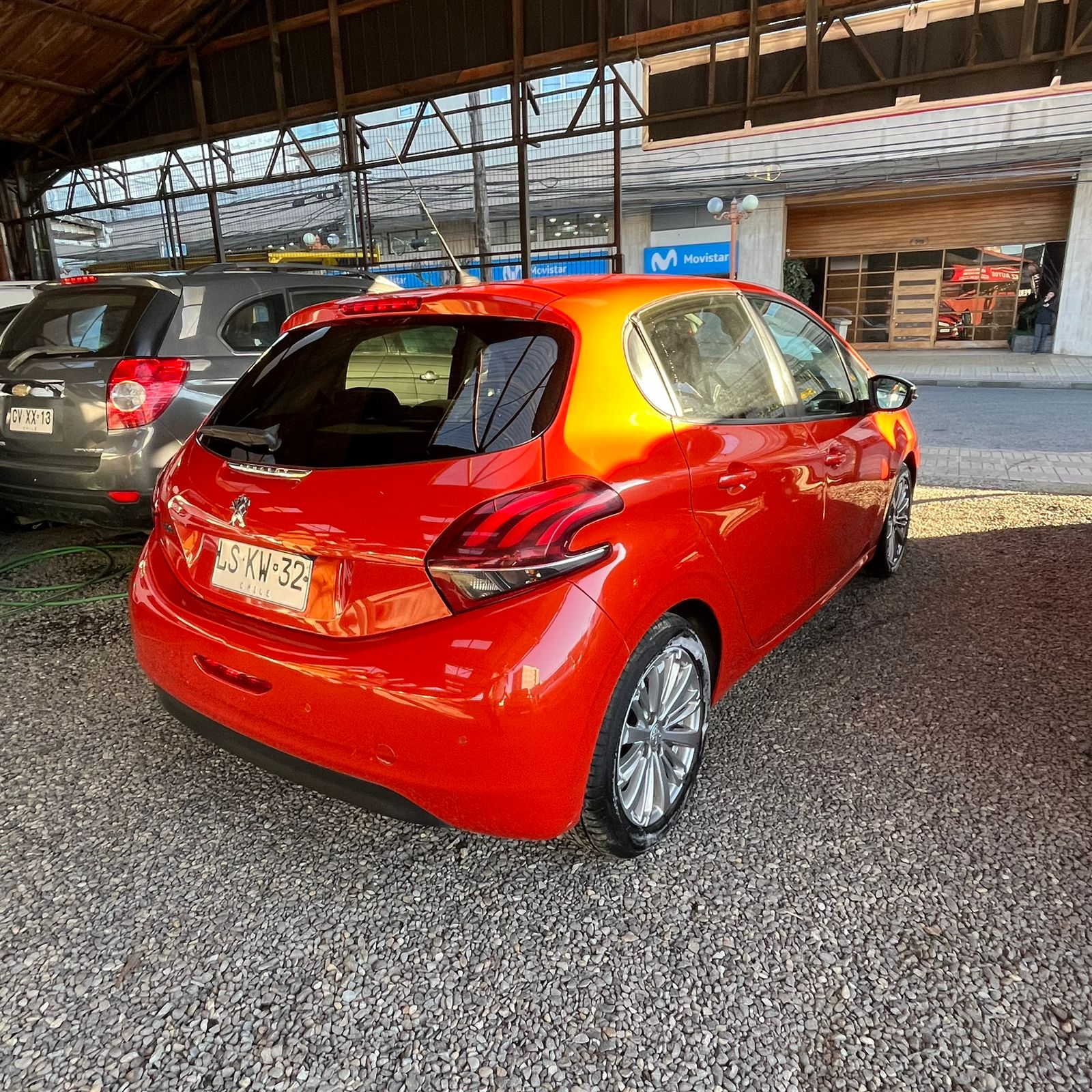 Peugeot 208 — foto 6 de 6