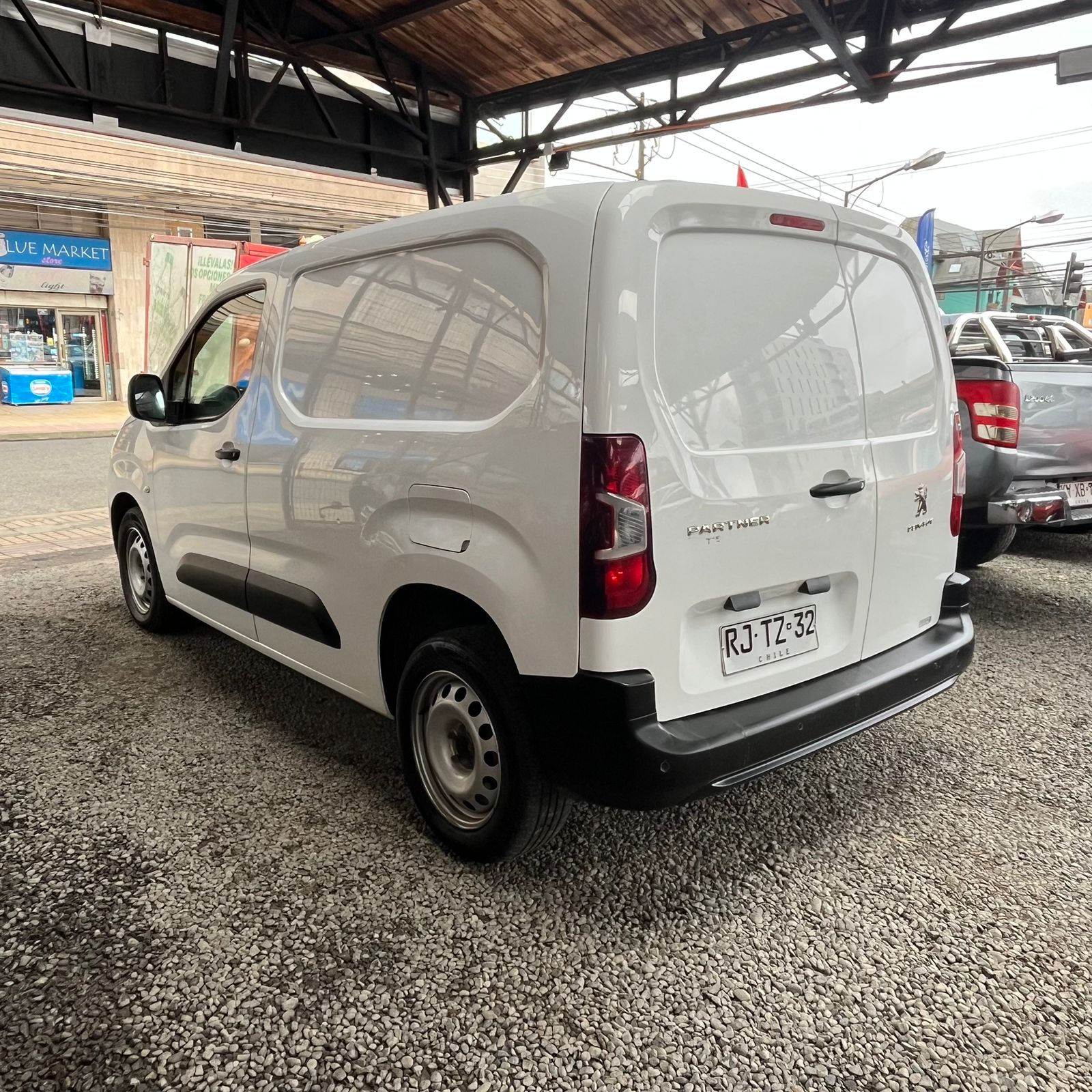 Peugeot Partner — foto 5 de 9