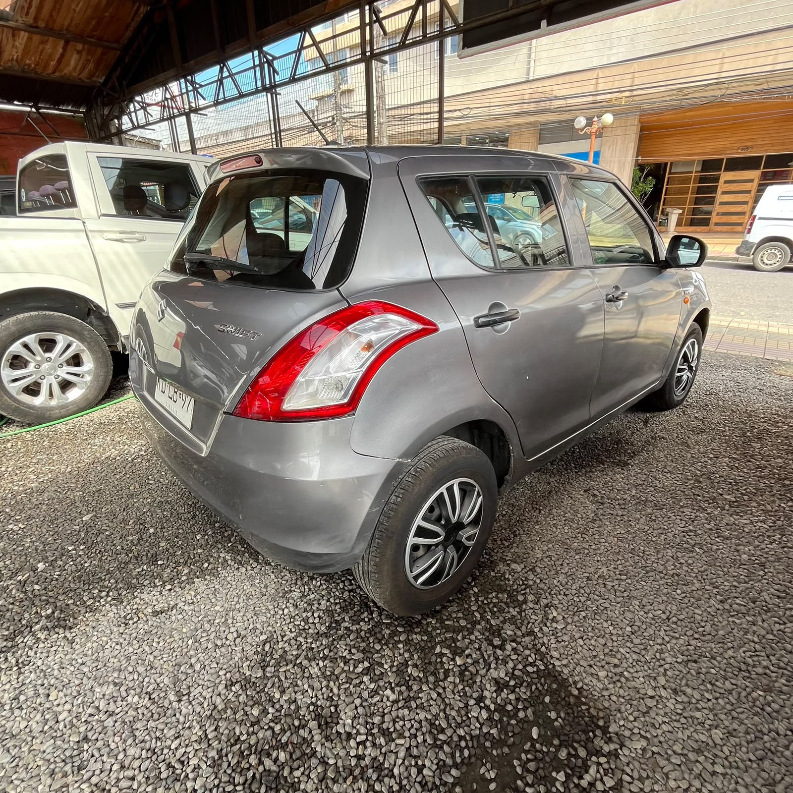 Suzuki Swift — foto 4 de 6