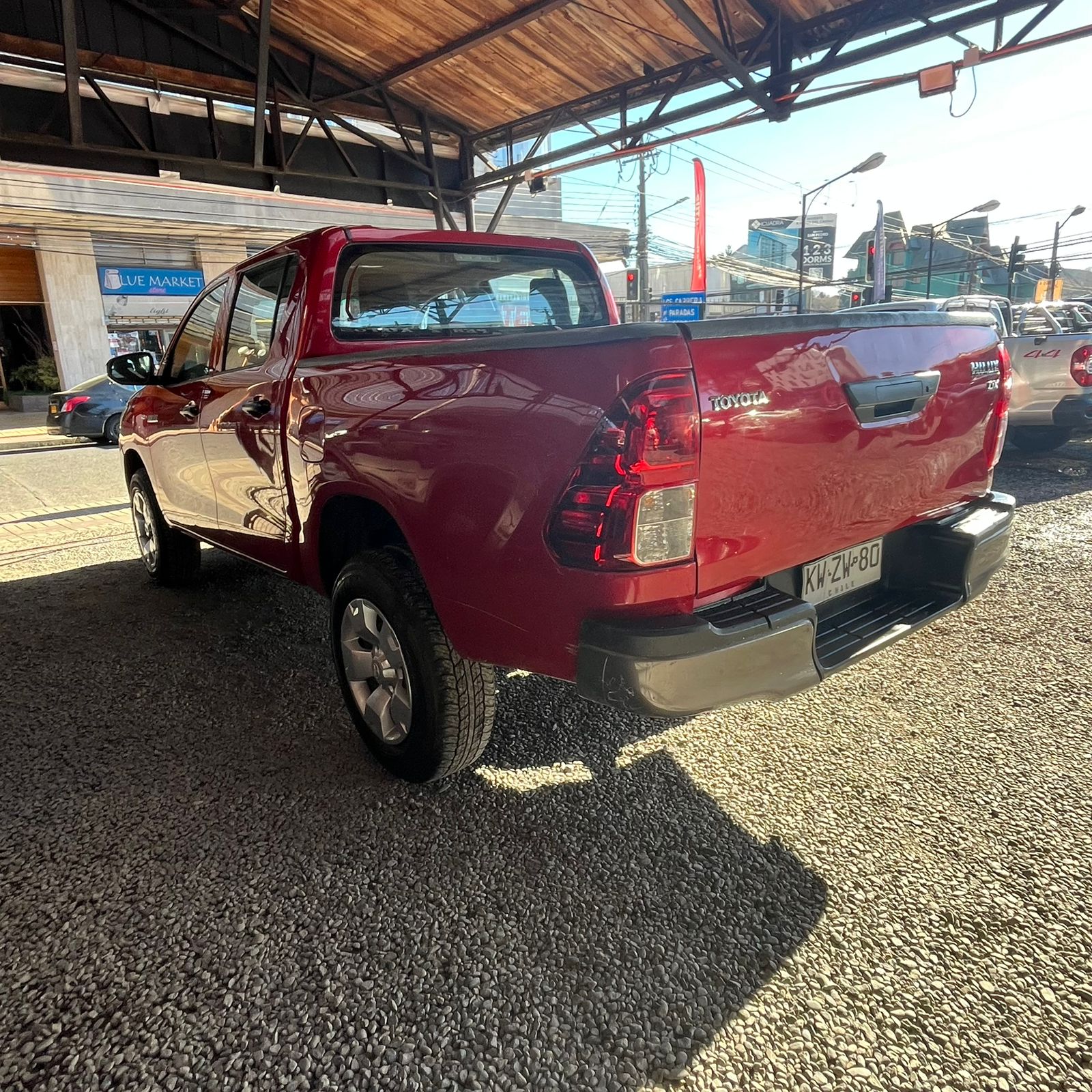 Toyota Hilux — foto 6 de 6
