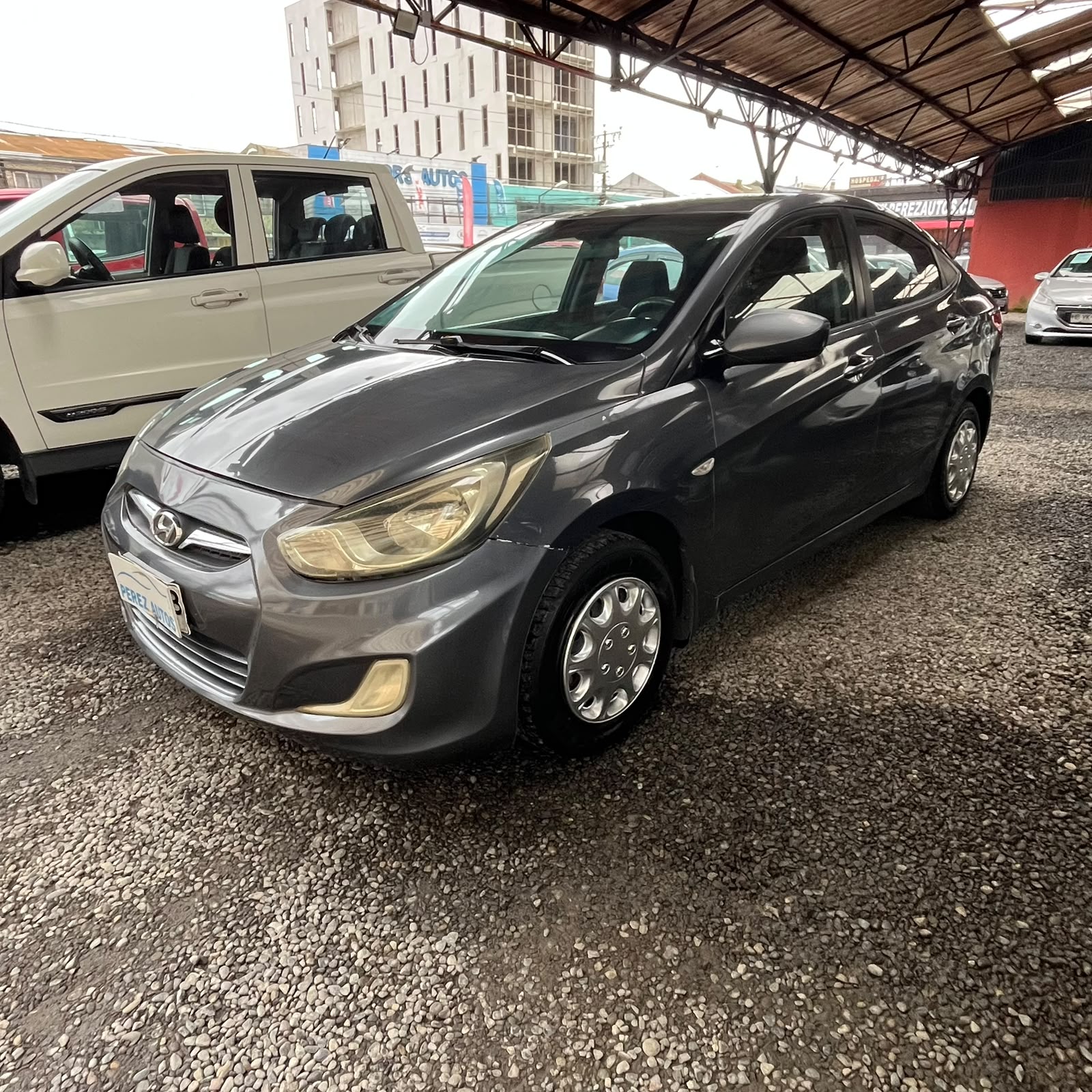 Hyundai Accent — foto 2 de 6