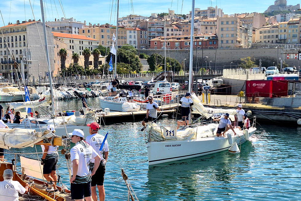 Brice JALABERT AVOCAT régate à bord du Vieux Farceur - Grand Surprise du Barreau de Marseille