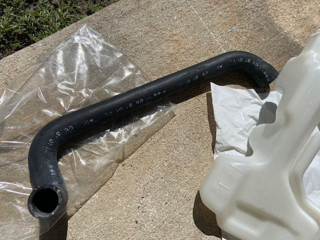 1986-1987 Shelby GLHS lower radiator hose