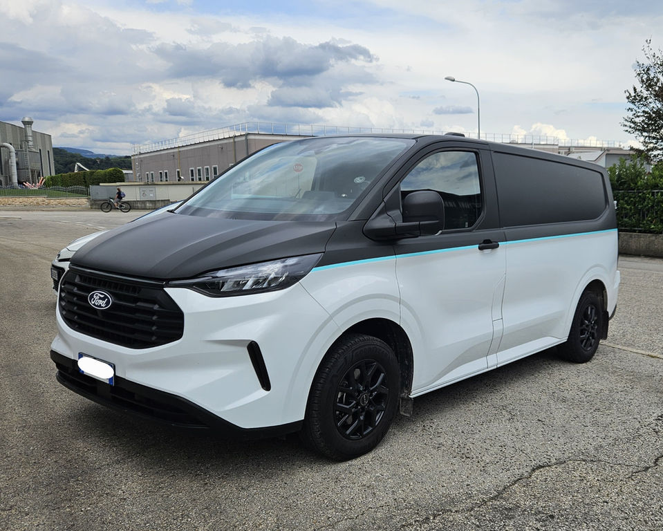 Personalizza la tua auto con applicazione di pellicole presso GREENCAR Automotive a Carrè in provincia di Vicenza