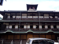 2017/05/02 翌朝の道後温泉 側面部