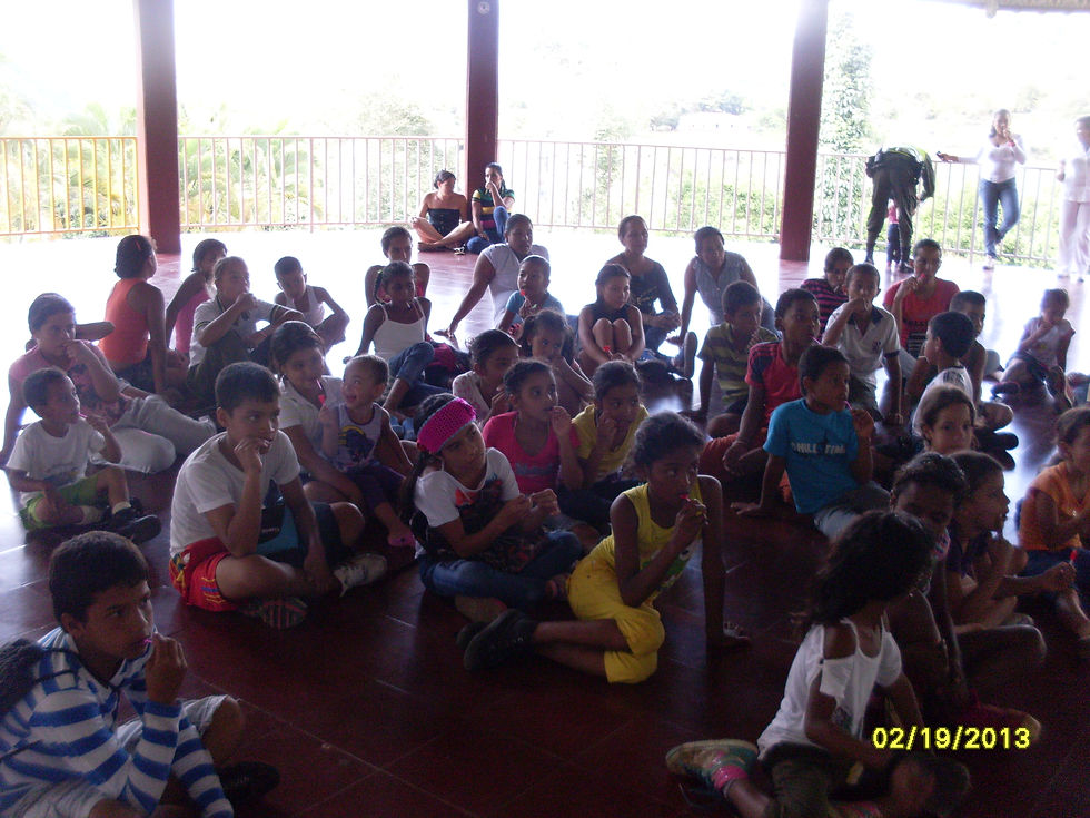 ENTREGA DE KIT ESCOLARES