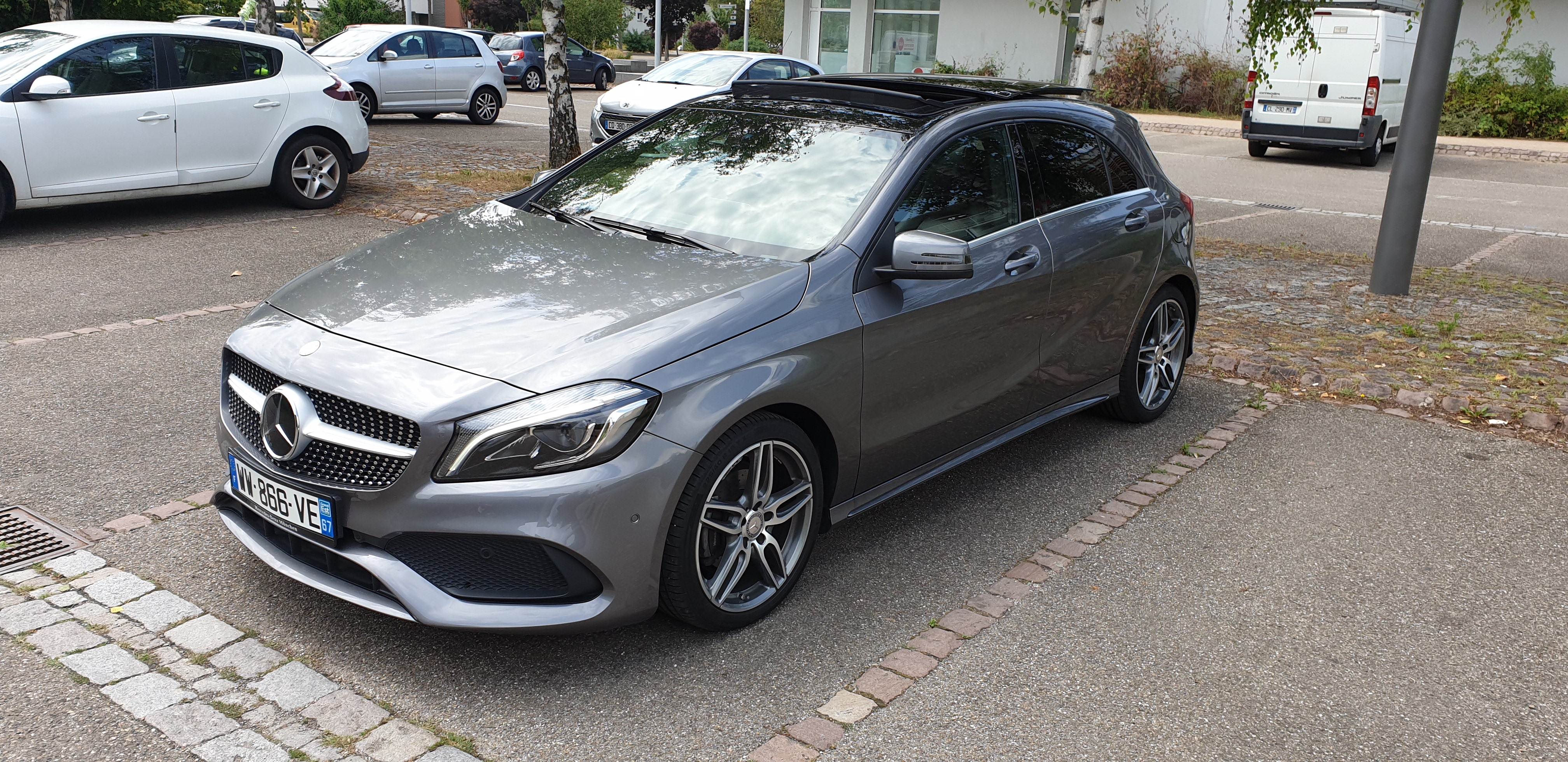 MERCEDES CLASSE A 180 D AMG