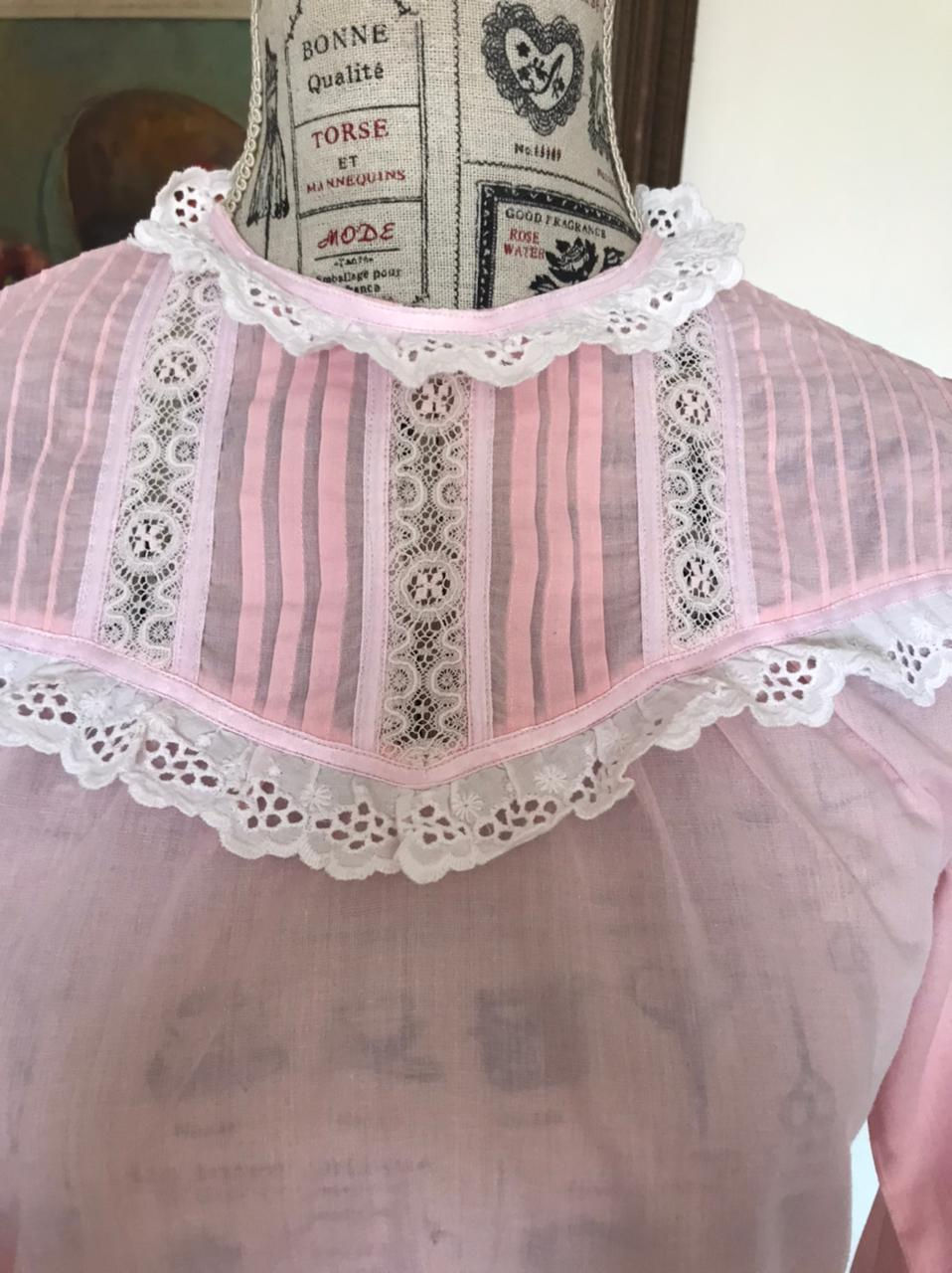 Miniatura: Blusa vintage com bordados e rendas de algodão!