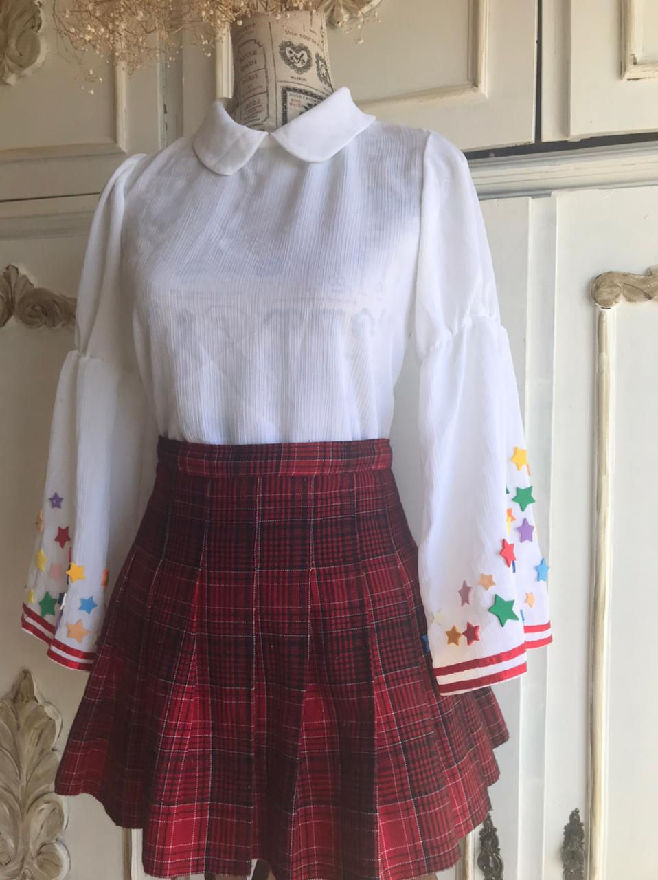 Blusinha vintage cola Peter Pan feita por costureira