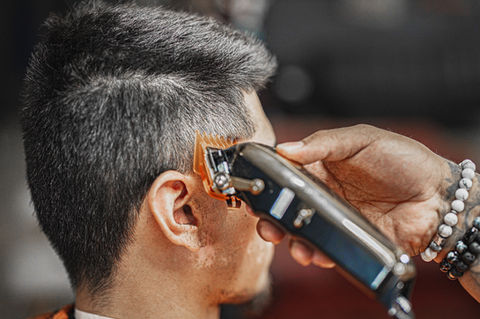 clippers cutting hair