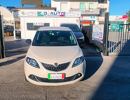 Lancia bianca front