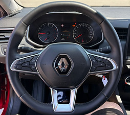 Renault rossa interni