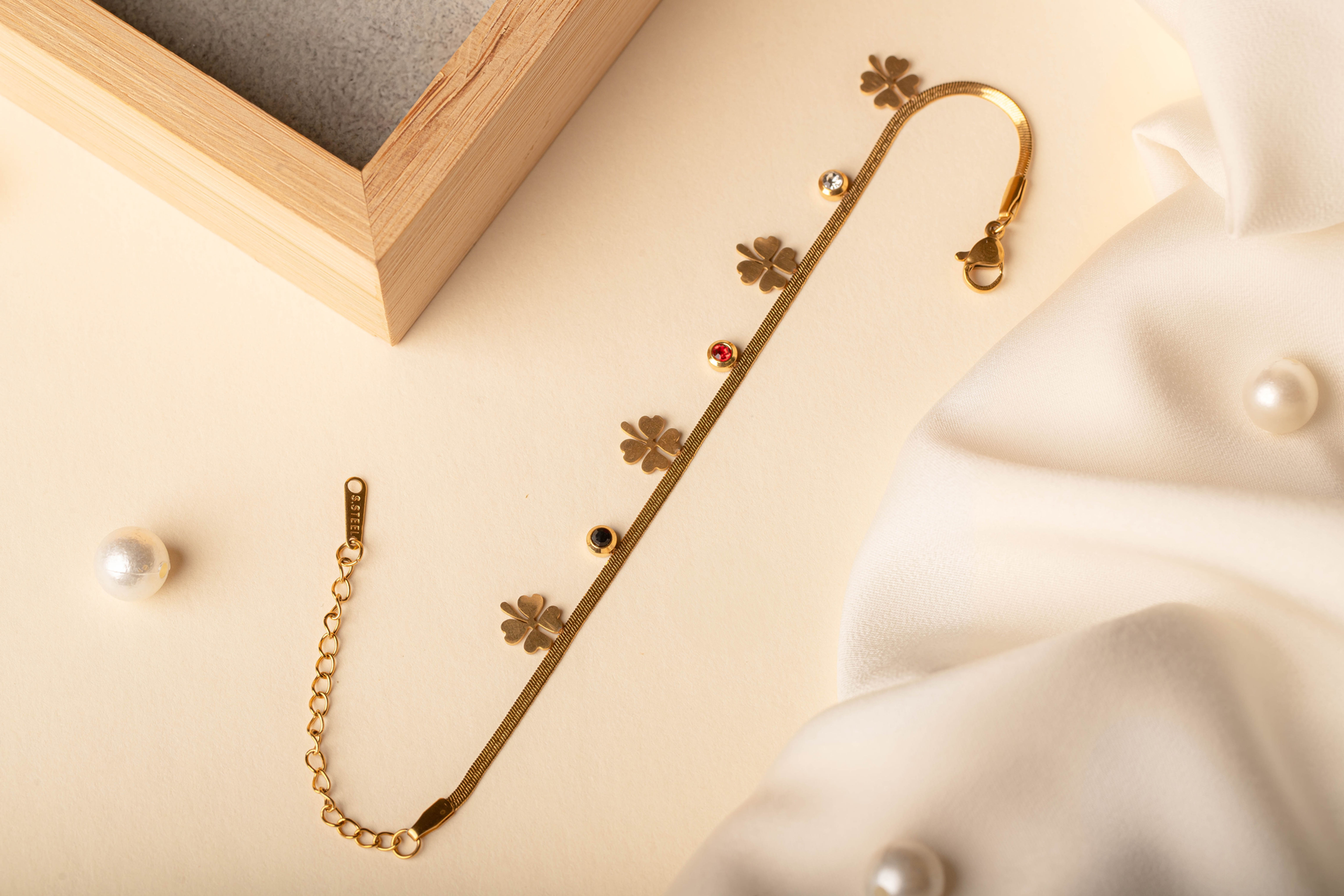 Golden clover Chain Bracelet