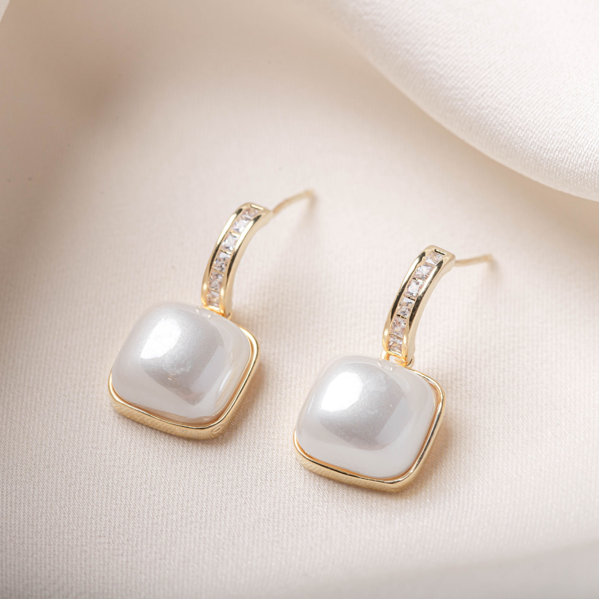 Ivory Cubique Earrings