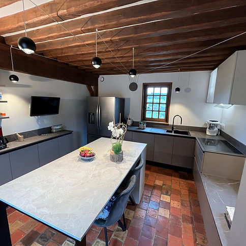 Cuisine moderne grise à proximité de Lisieux | Dito Intérieurs
