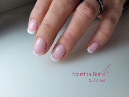 Klassische French Nails