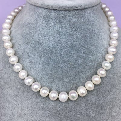 Luna Pearl Necklace