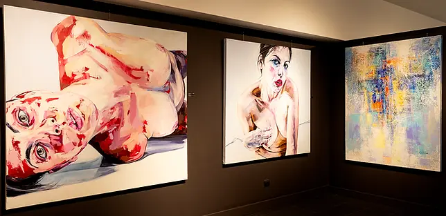 Exposição de arte contemporânea Vertente, em Cascais, patente na Lu Mourelle Art Gallery, em Cascais, Portugal.