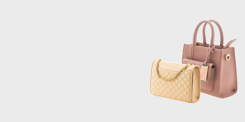 Beige quilted handbag with gold chain