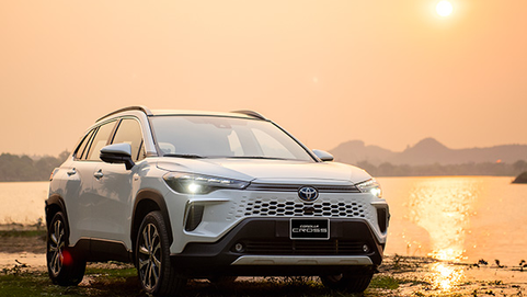 So sánh Toyota Corolla Cross 1.8HEV Hybrid 2025 và Toyota Corolla Cross 1.8V bản máy xăng: Nên chọn phiên bản nào?