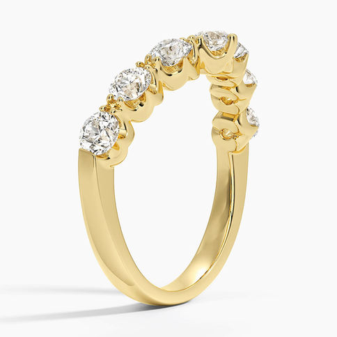 Yellow gold ring with diamonds