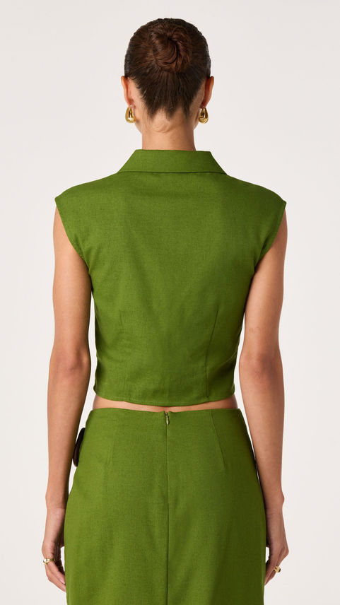 Back view of the green sleeveless linen top.