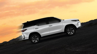 hỗ trợ khởi hành ngang dốc Fortuner Legender.jpeg