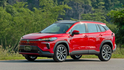 Đánh giá thiết kế Toyota Cross Hybrid 2025: Ngoại thất hiện đại, nội thất sang trọng