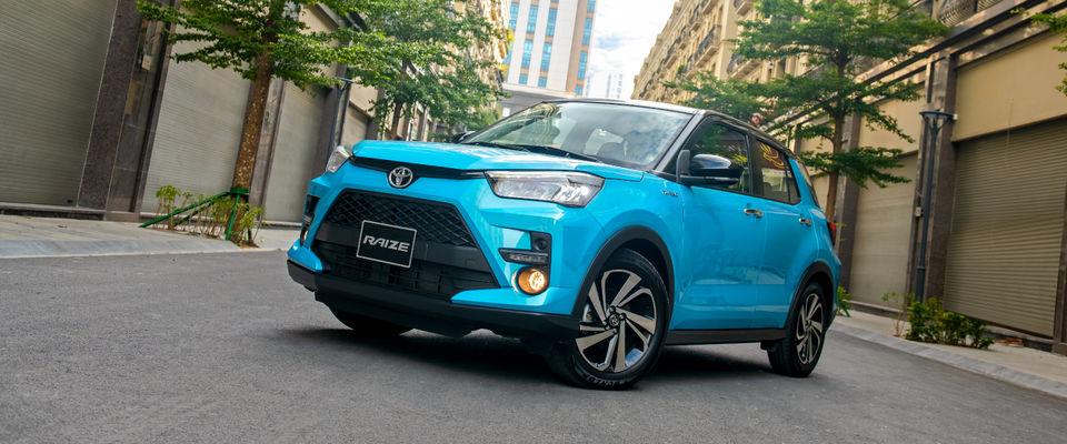 Toyota Raize màu xanh 