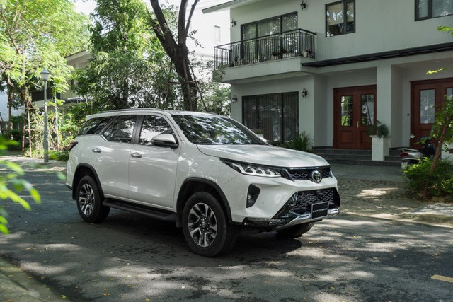 Toyota-fortuner-2021