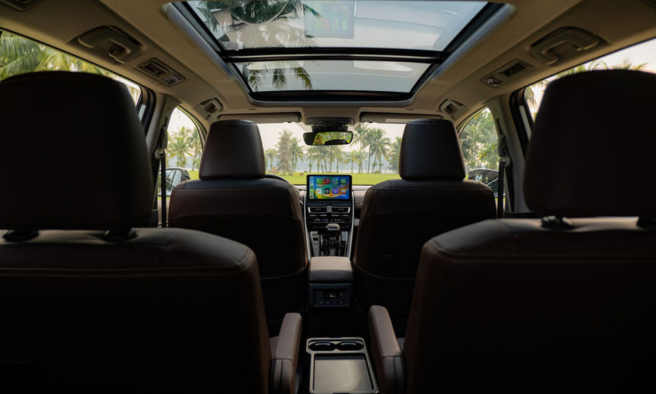Toyota Innova Cross Hybrid 2025 với khoang hành lý rộng rãi, phù hợp cho gia đình.