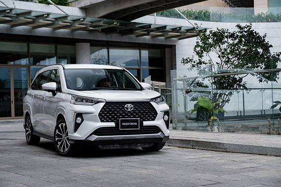 Toyota Veloz Cross 2023 giá lăn bánh các phiên bản chi tiết
