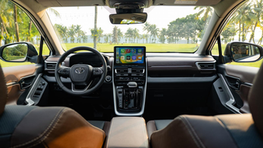 Thông số kỹ thuật Toyota Innova Cross 2025 bản máy xăng và Hybrid tại Việt Nam